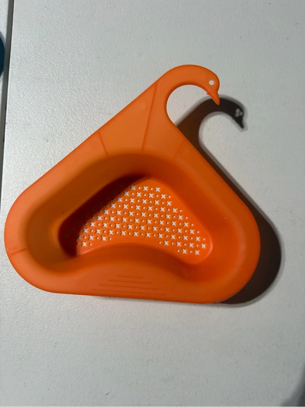 BN orange swan-shaped kitchen sink drain basket Plastic